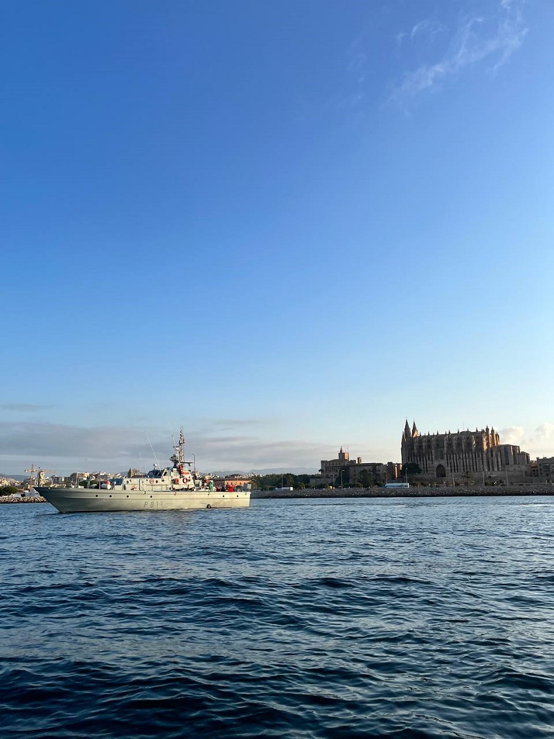 Patrol boat ‘Toralla’ in Majorca Bay.